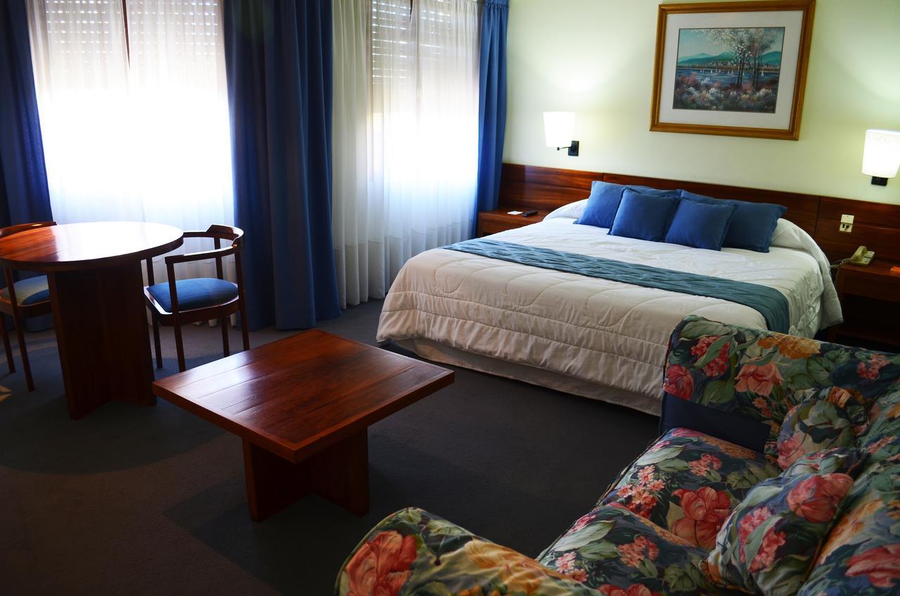 Hotel Huemul General Roca Eksteriør bilde