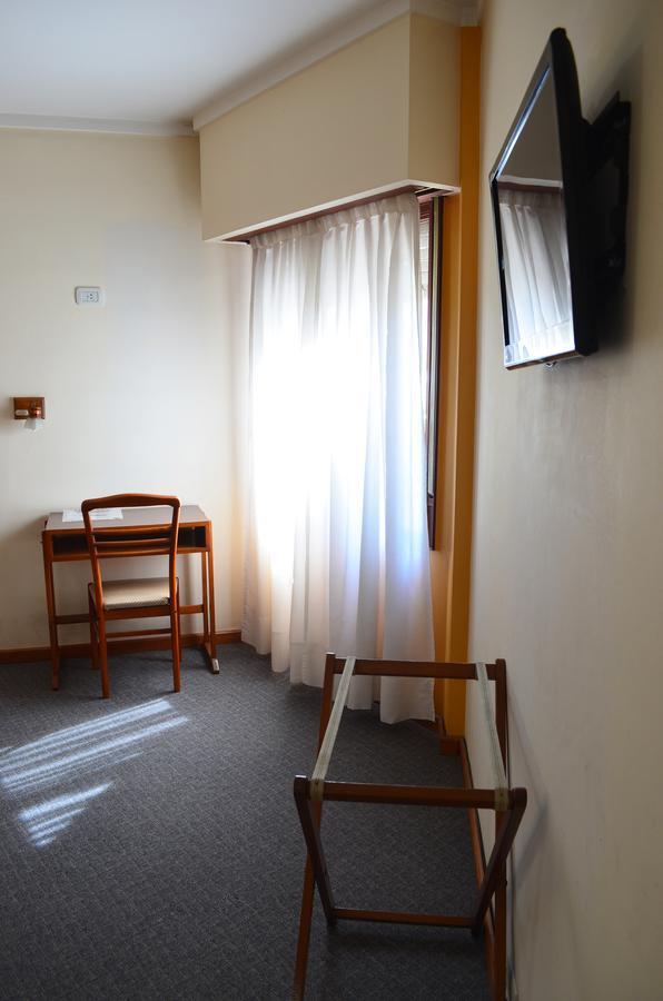 Hotel Huemul General Roca Eksteriør bilde