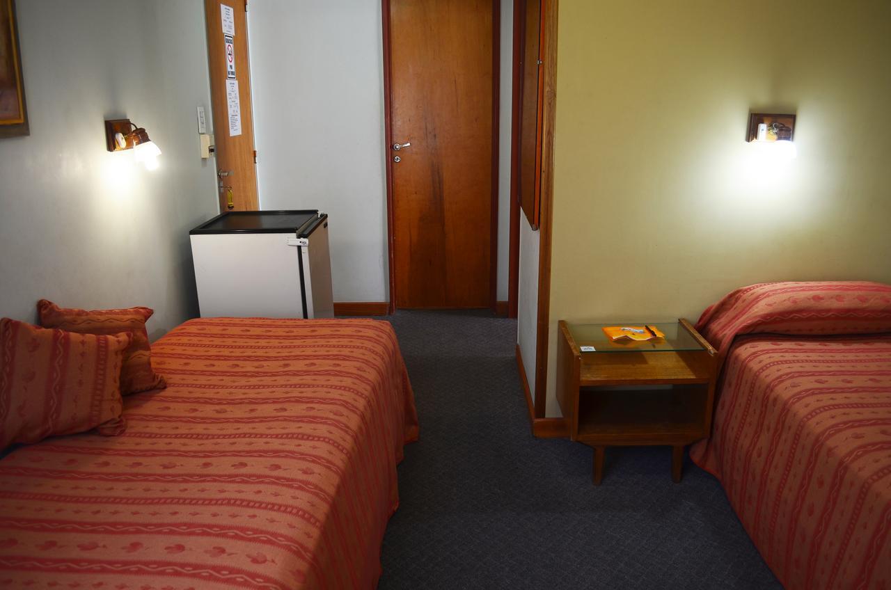 Hotel Huemul General Roca Eksteriør bilde