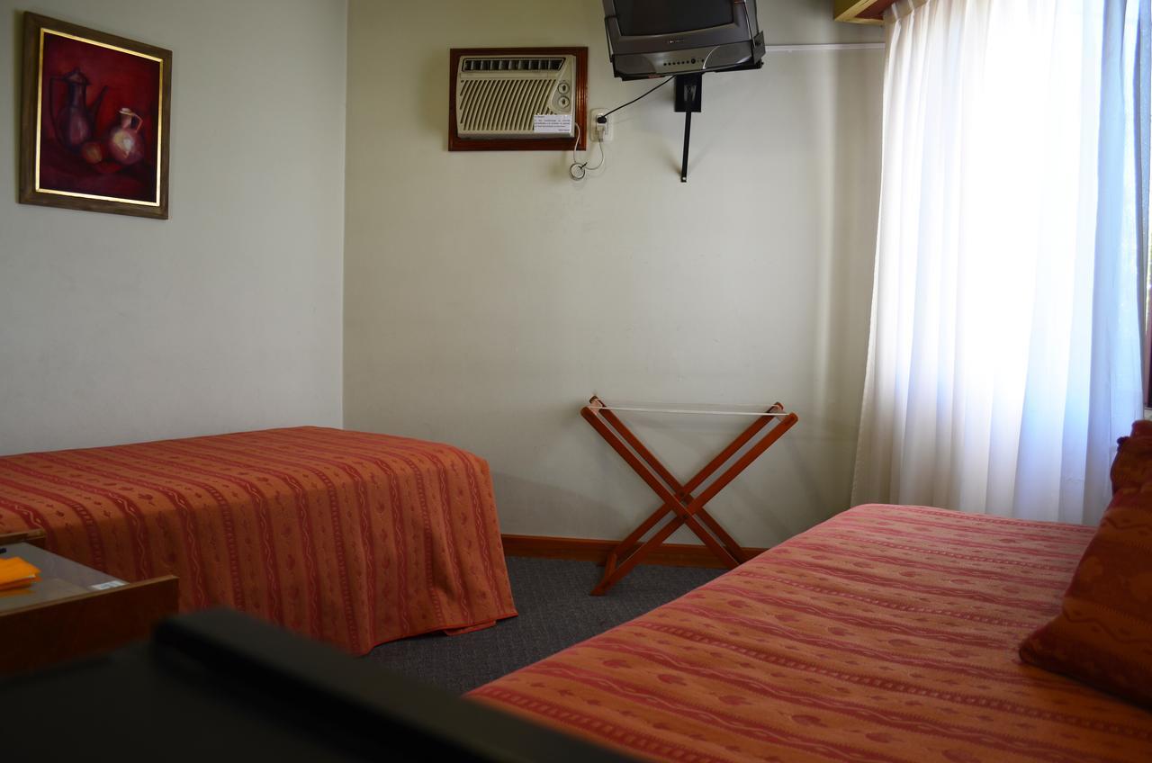 Hotel Huemul General Roca Eksteriør bilde
